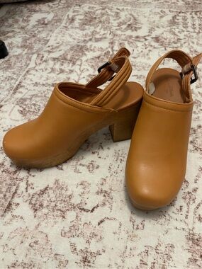 Women's Brown Leather Slingback Clog Heels